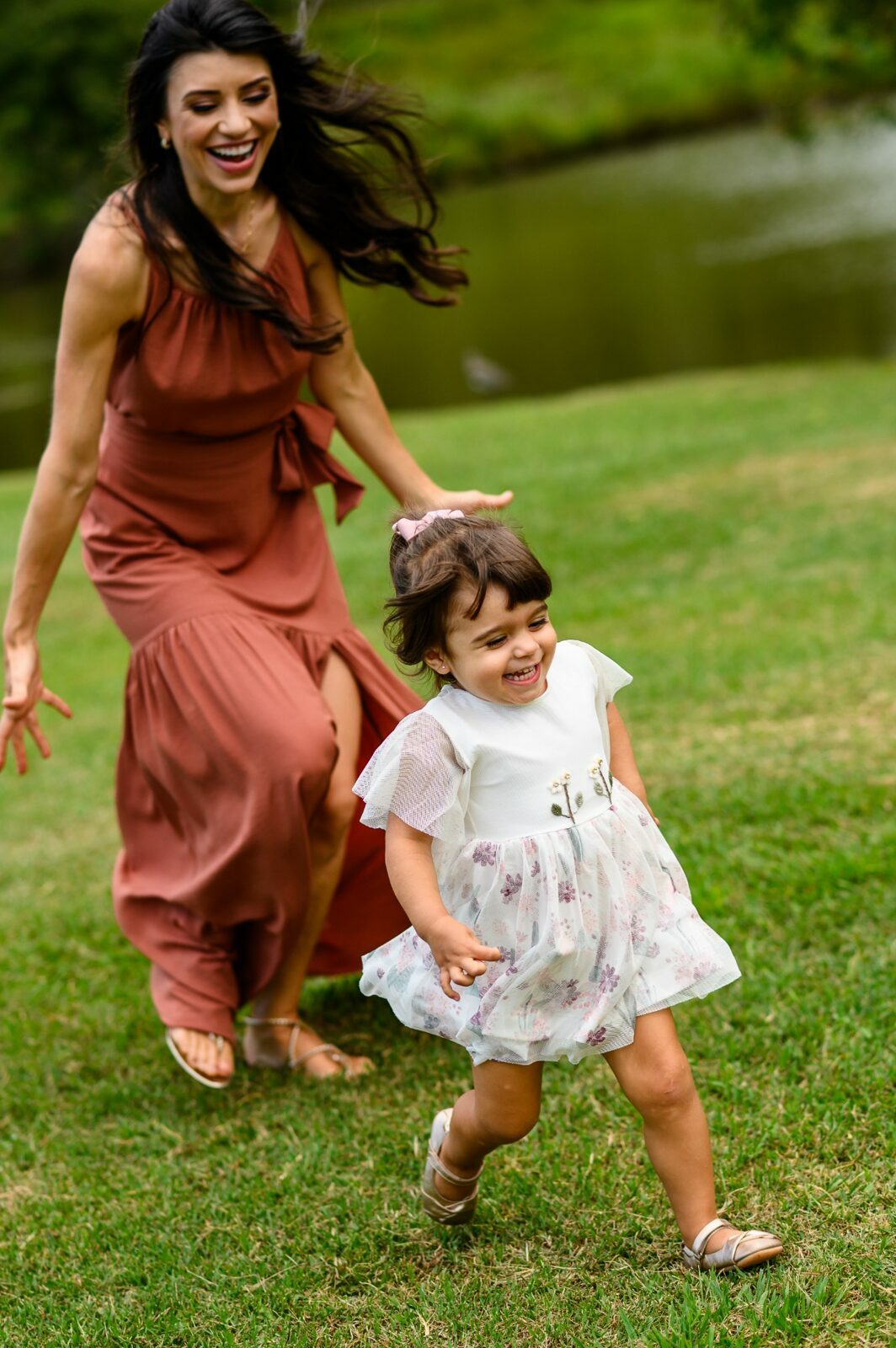 Foto 5 - Um ensaio em família cheio de amor em meio à natureza