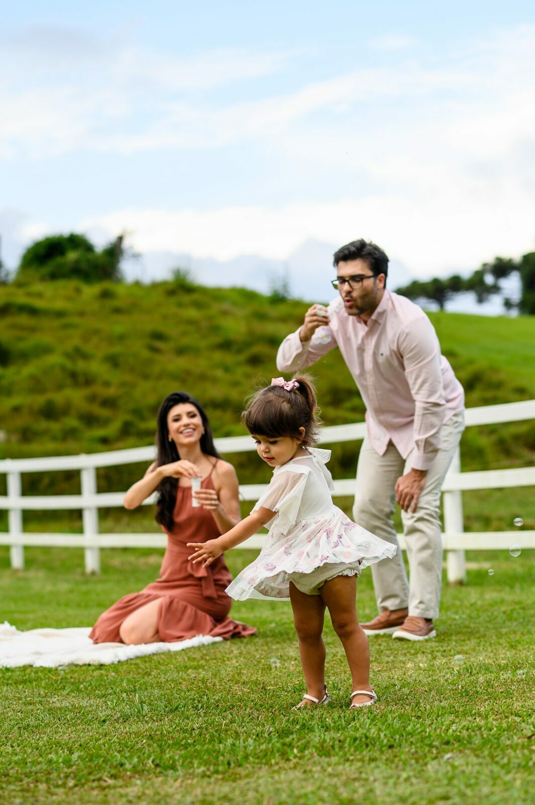 Foto 4 - Um ensaio em família cheio de amor em meio à natureza
